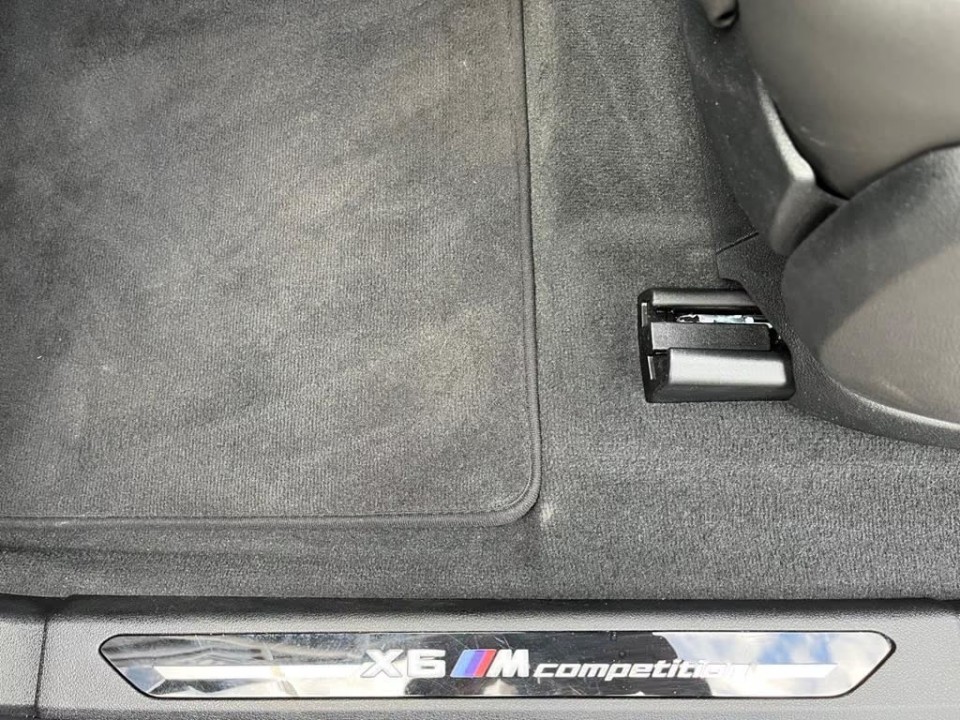 BMW X6 M Competition - foto 12