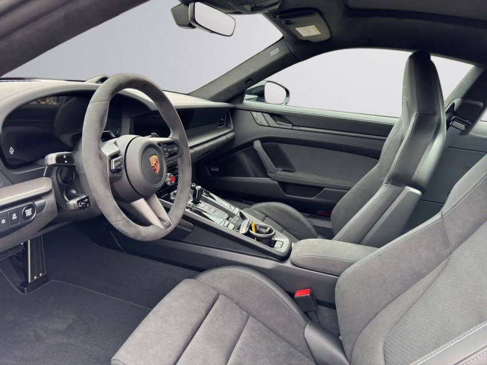 Porsche 911 Carrera 4 GTS - foto 11