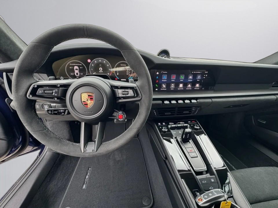 Porsche 911 Carrera 4 GTS - foto 10