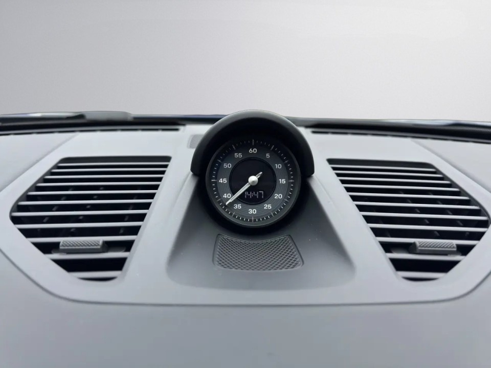 Porsche 911 Carrera 4 GTS - foto 16