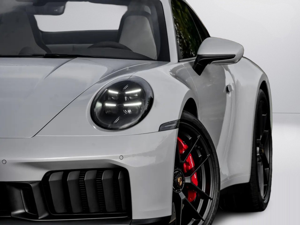 Porsche 911 Carrera 4 GTS - foto 21