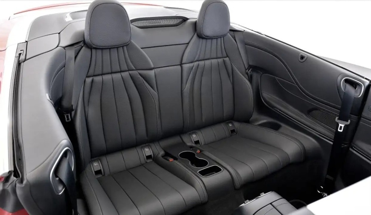 Mercedes-Benz CLE 300 Cabrio 4MATIC AMG Line - foto 12
