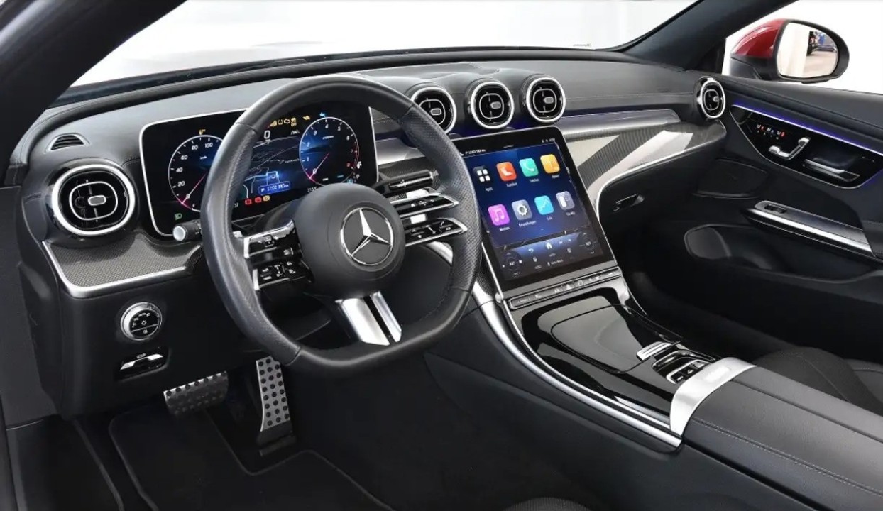 Mercedes-Benz CLE 300 Cabrio 4MATIC AMG Line (4)