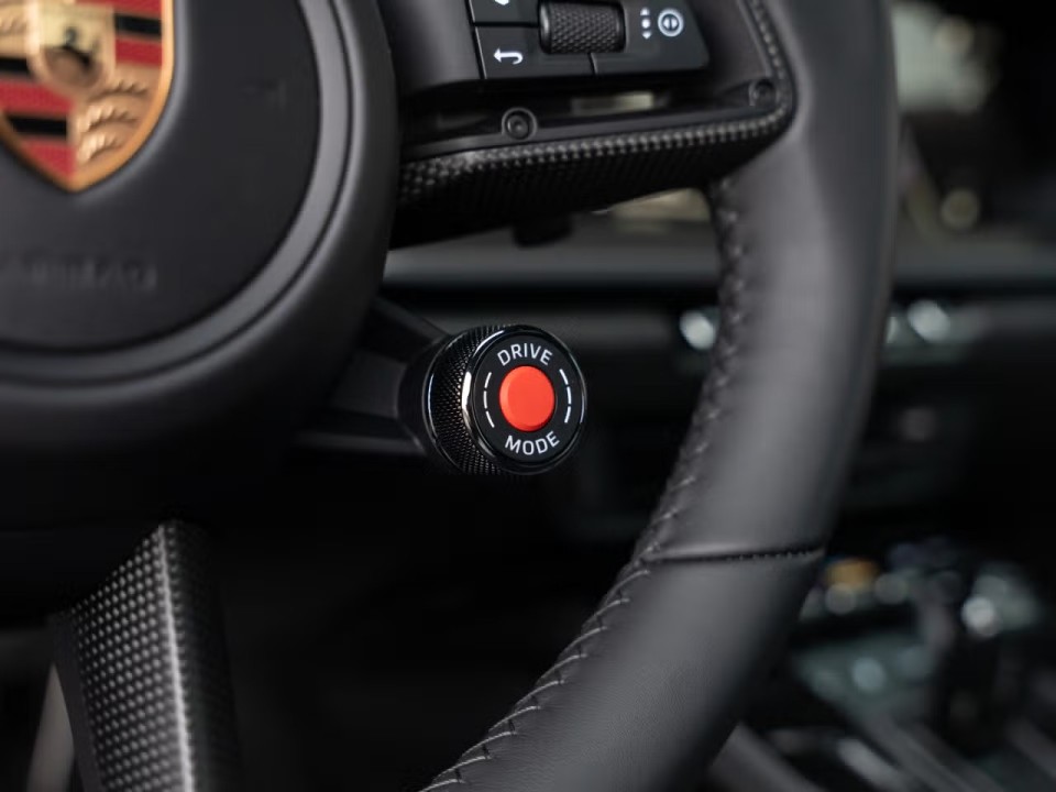 Porsche 911 Carrera 4 GTS - foto 16