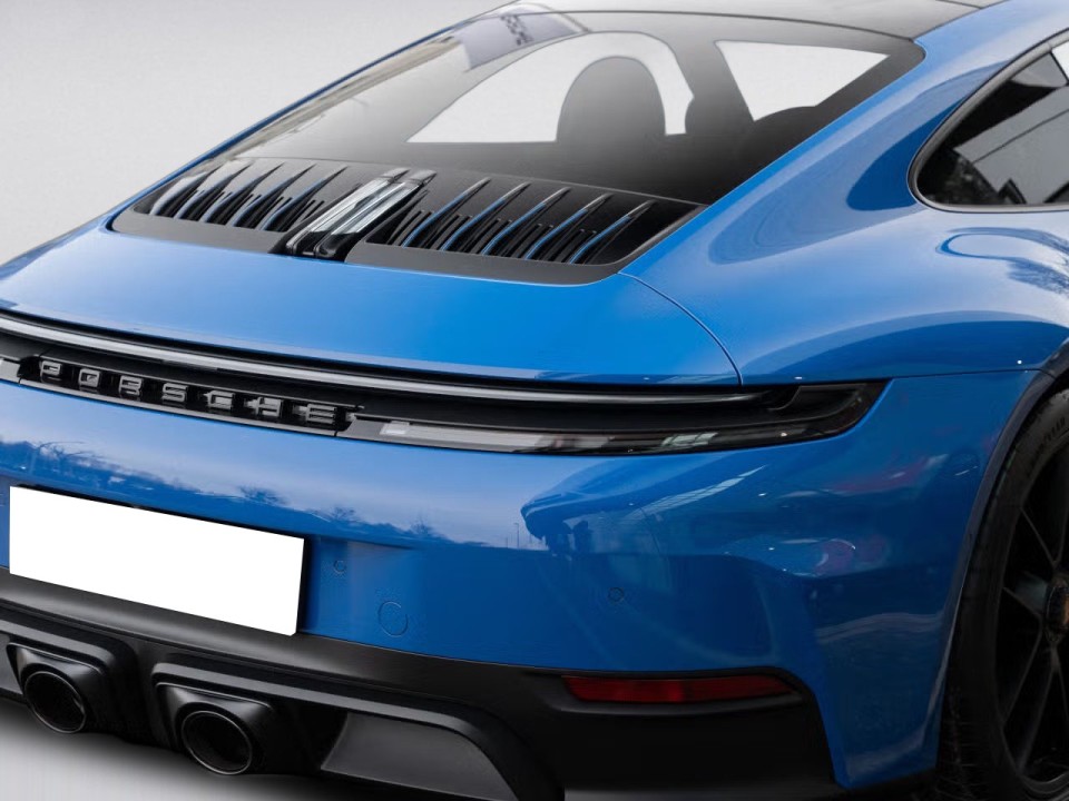 Porsche 911 Carrera 4 GTS - foto 32