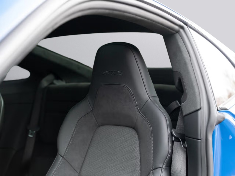 Porsche 911 Carrera 4 GTS - foto 12
