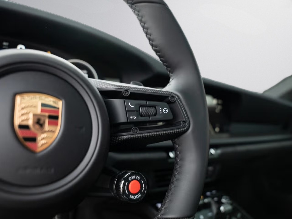 Porsche 911 Carrera 4 GTS - foto 14