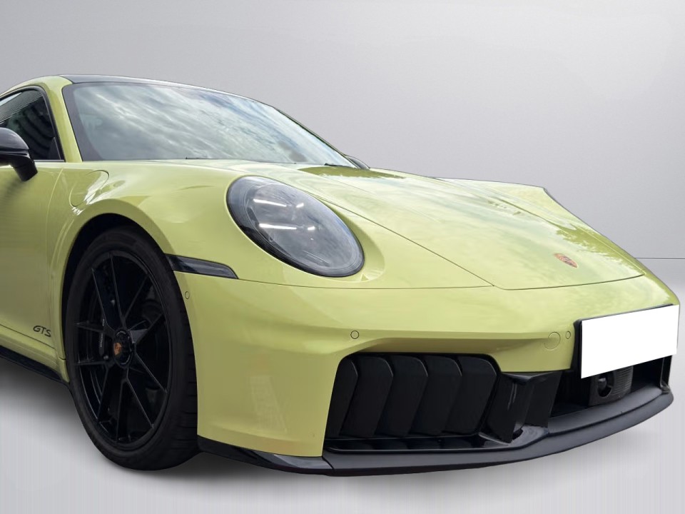 Porsche 911 Carrera 4 GTS - foto 34