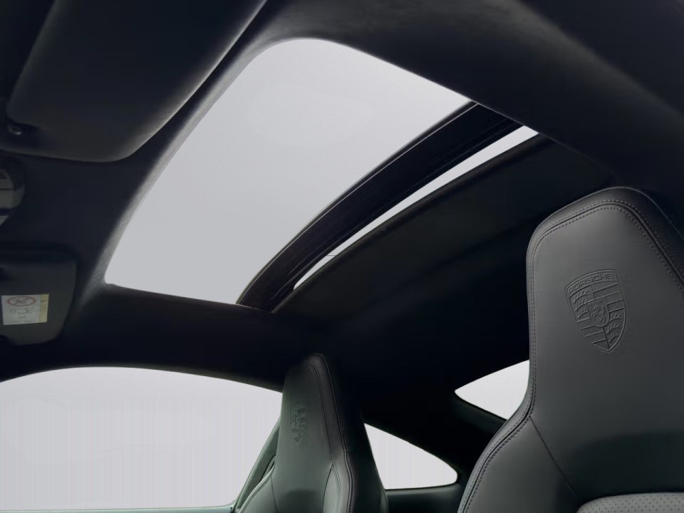 Porsche 911 Carrera 4 GTS - foto 18