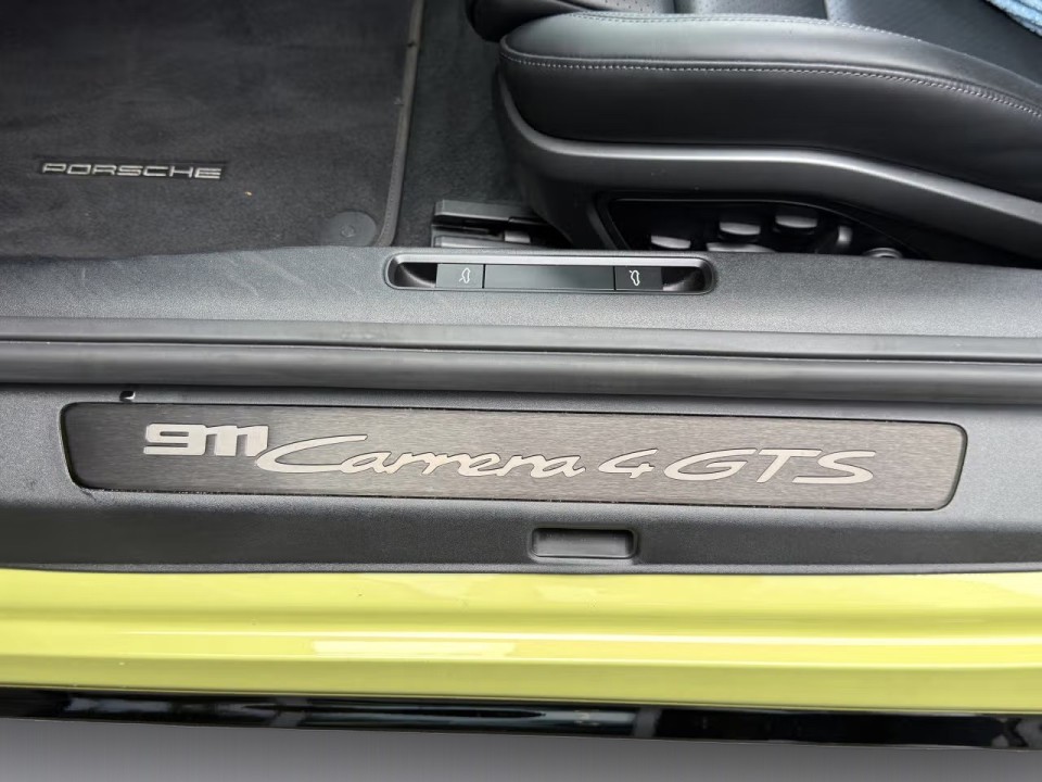Porsche 911 Carrera 4 GTS - foto 27