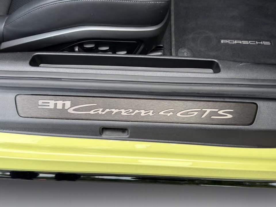 Porsche 911 Carrera 4 GTS - foto 28