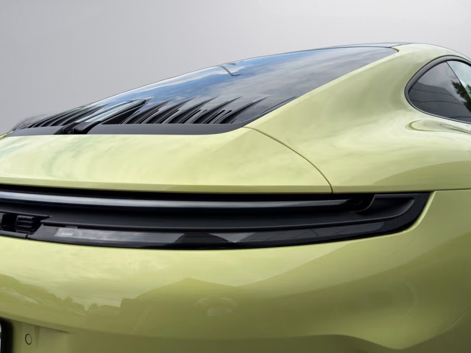 Porsche 911 Carrera 4 GTS - foto 30