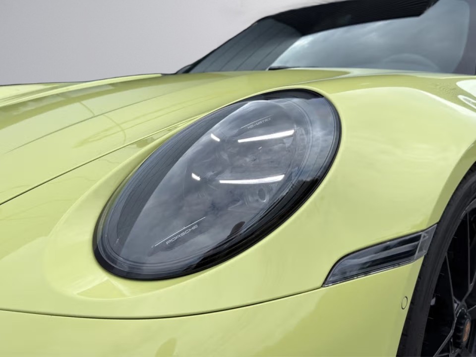 Porsche 911 Carrera 4 GTS - foto 32