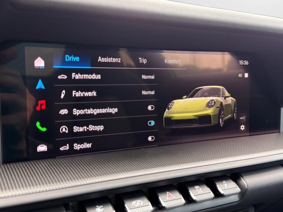 Porsche 911 Carrera 4 GTS - foto 21
