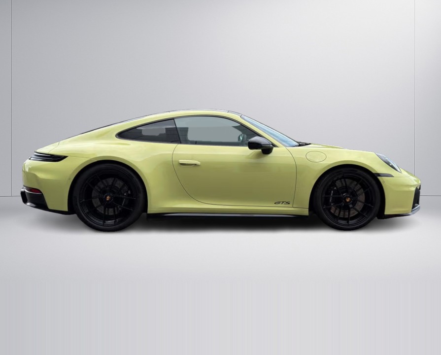 Porsche 911 Carrera 4 GTS (2)