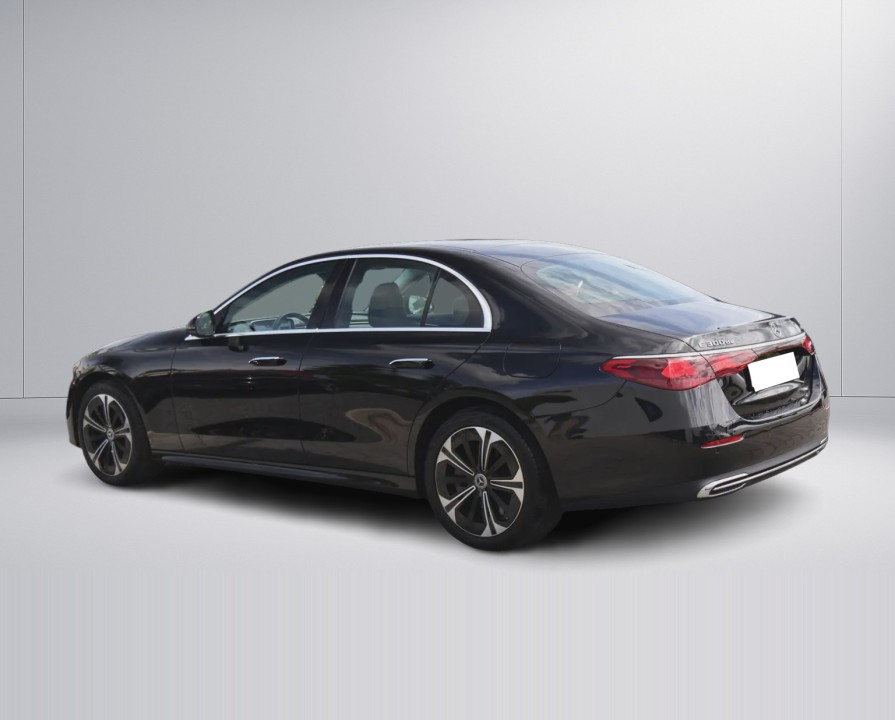 Mercedes-Benz E 300de 4MATIC Avantgarde - foto 8