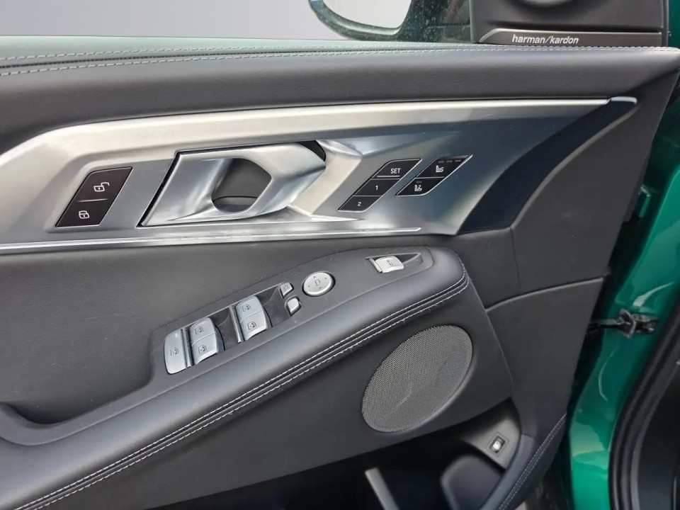 BMW XM 50e - foto 15