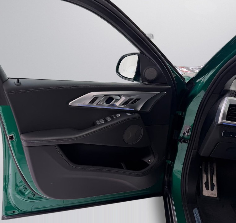 BMW XM 50e - foto 17