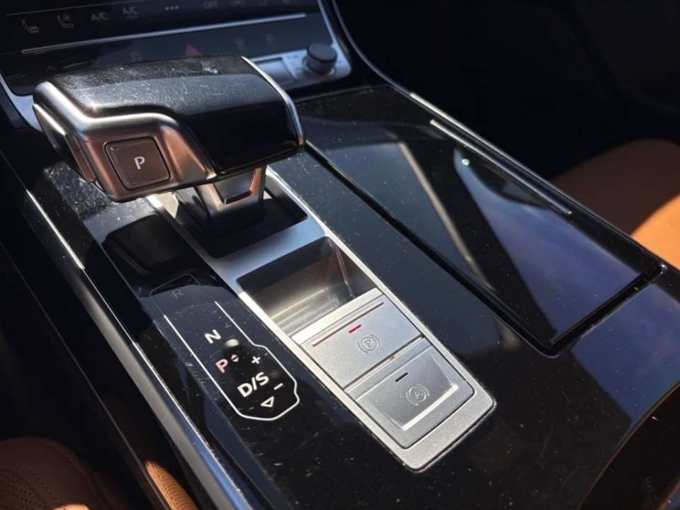 Audi A8 L 60 TFSIe quattro - foto 14