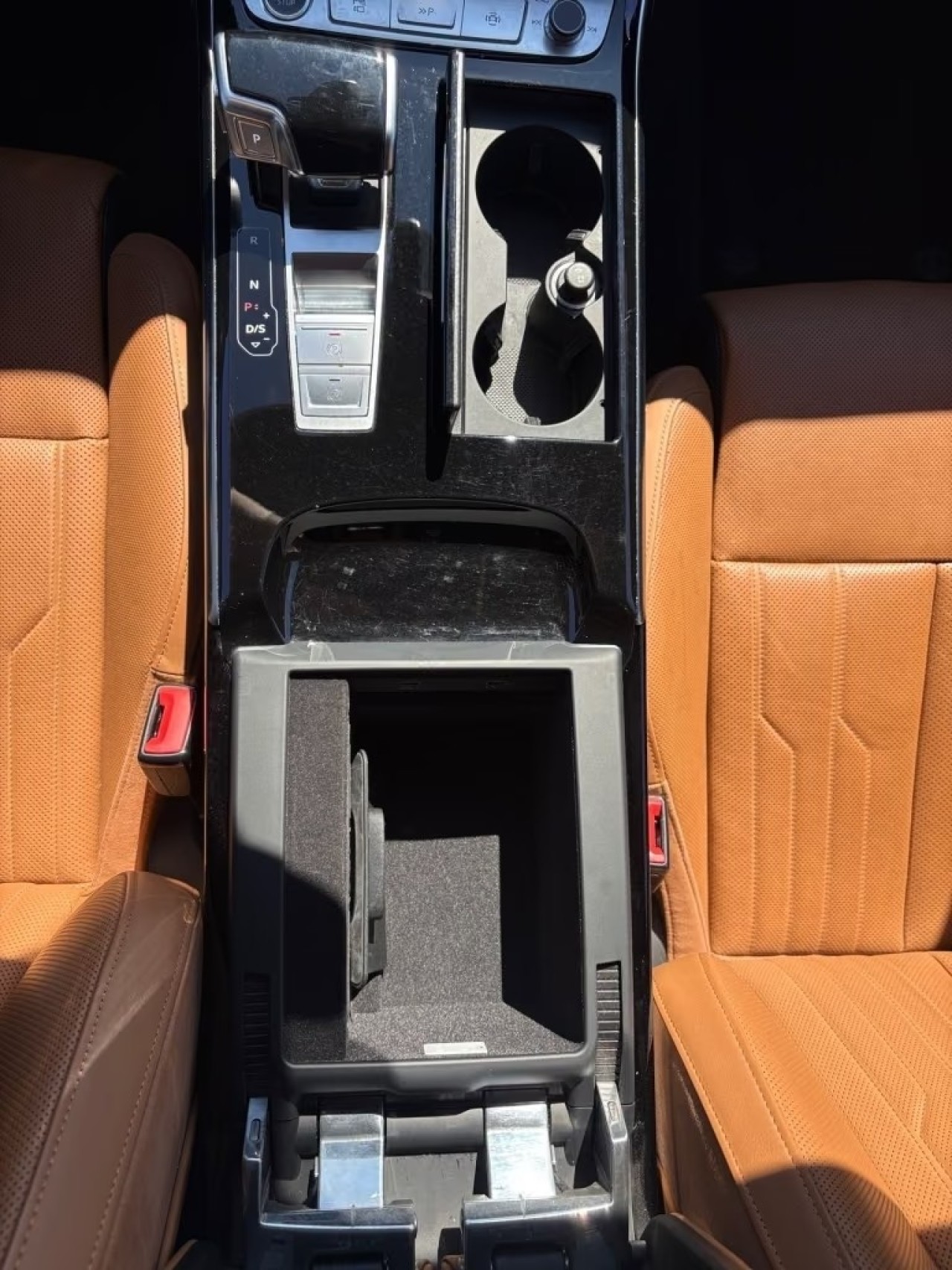 Audi A8 L 60 TFSIe quattro - foto 16