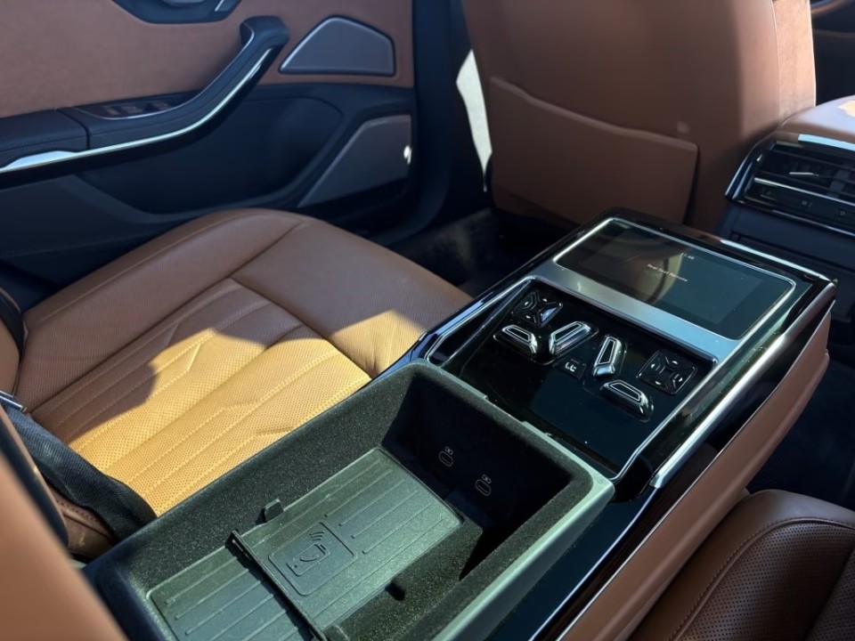 Audi A8 L 60 TFSIe quattro - foto 20