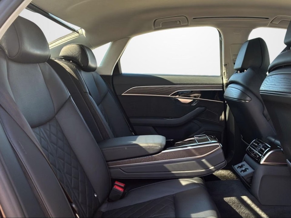 Audi A8 60 TFSIe quattro - foto 18