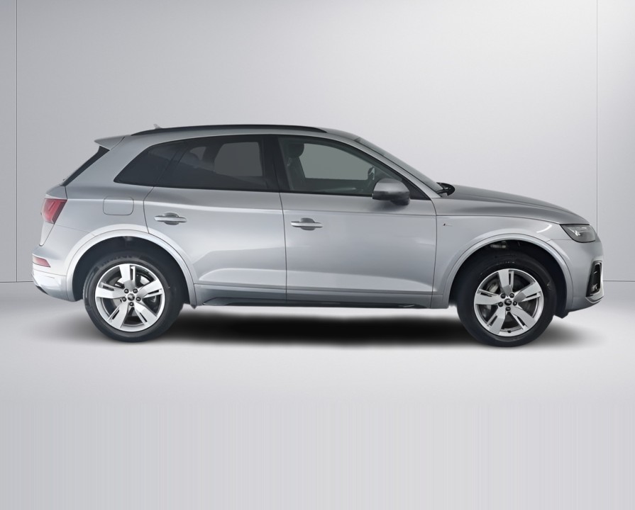 Audi Q5 55 TFSIe quattro S tronic (2)