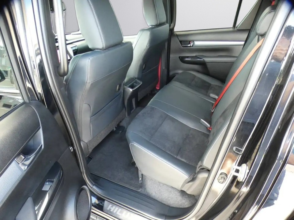 Toyota Hilux GR Sport II - foto 9