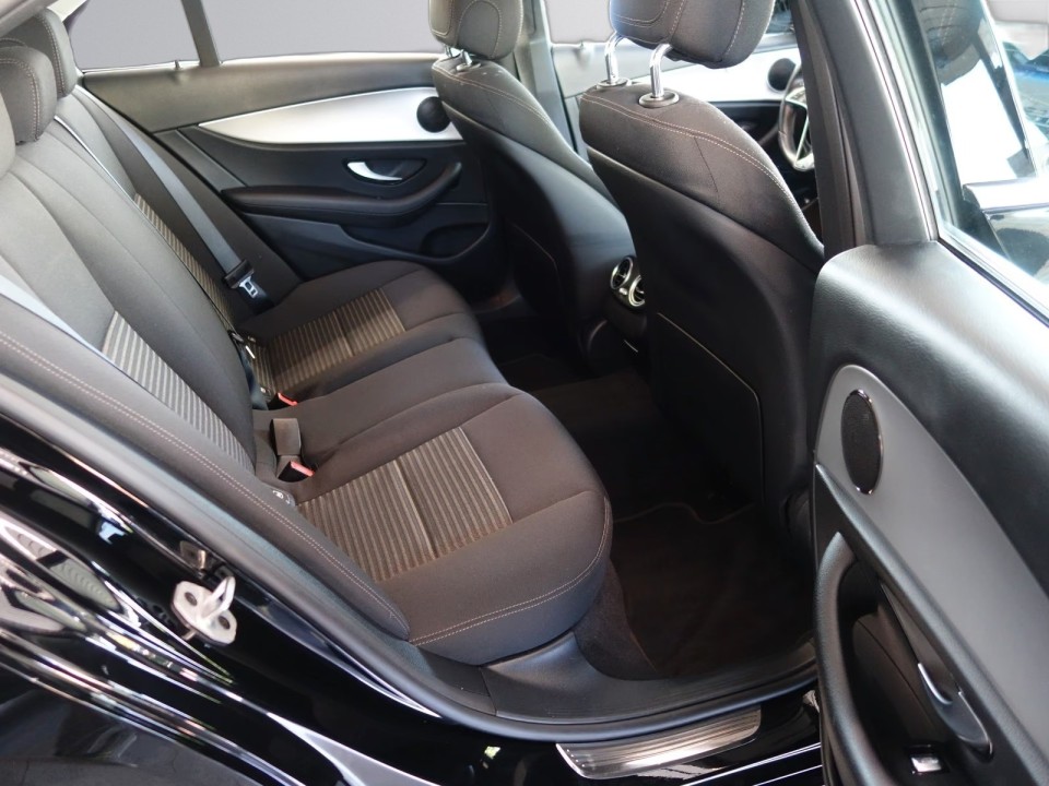 Mercedes-Benz E Limousine 220d Avantgarde - foto 29