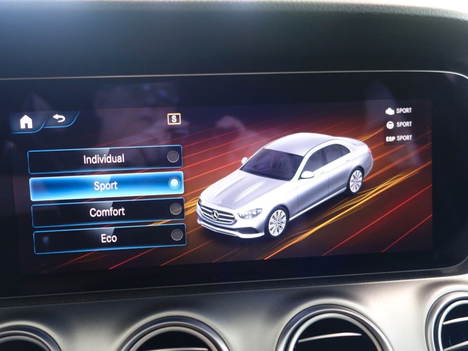 Mercedes-Benz E Limousine 220d Avantgarde - foto 24