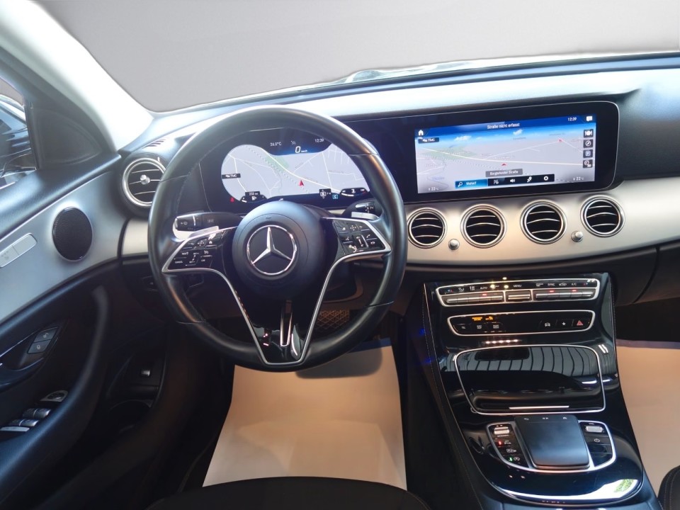 Mercedes-Benz E Limousine 220d Avantgarde - foto 13