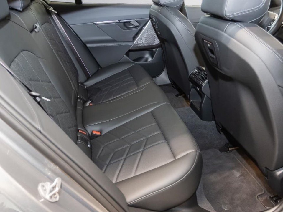 BMW Seria 5 530e M-Sport - foto 8