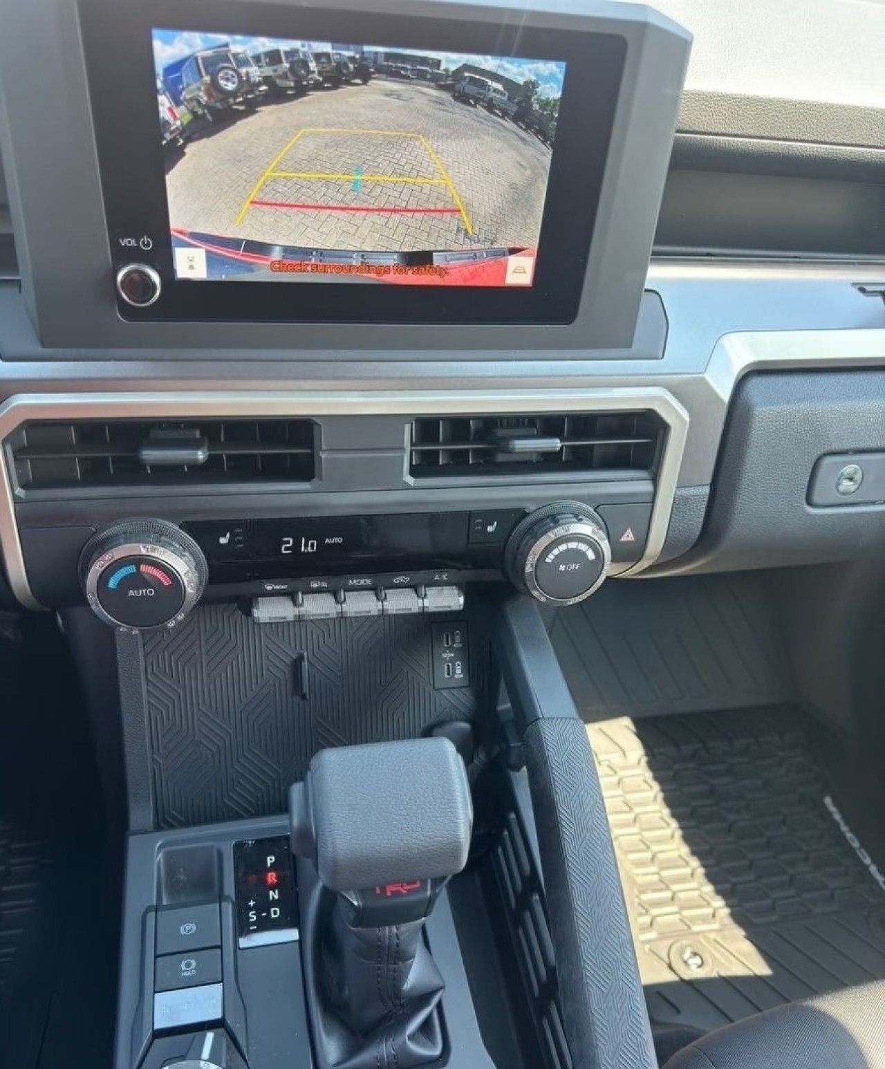 Toyota Tacoma TRD - foto 9