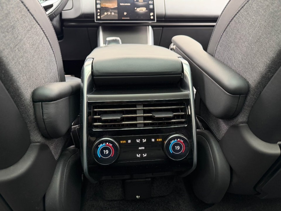 Land Rover Range Rover SV P615 - foto 12