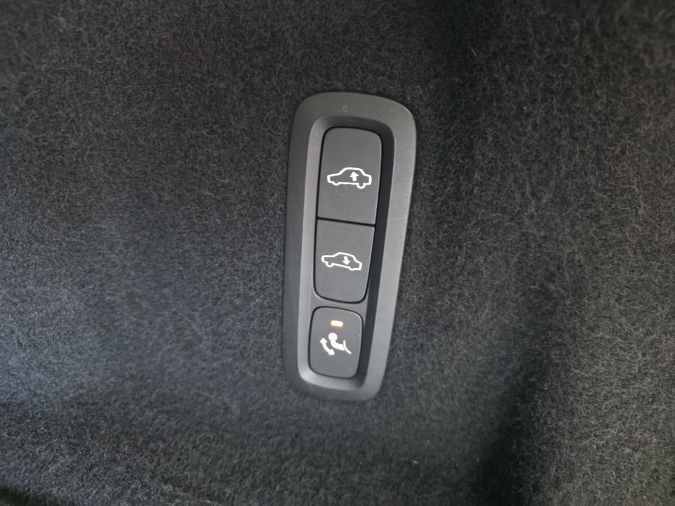 Volvo XC 60 T8 Recharge AWD Ultimate Bright - foto 32