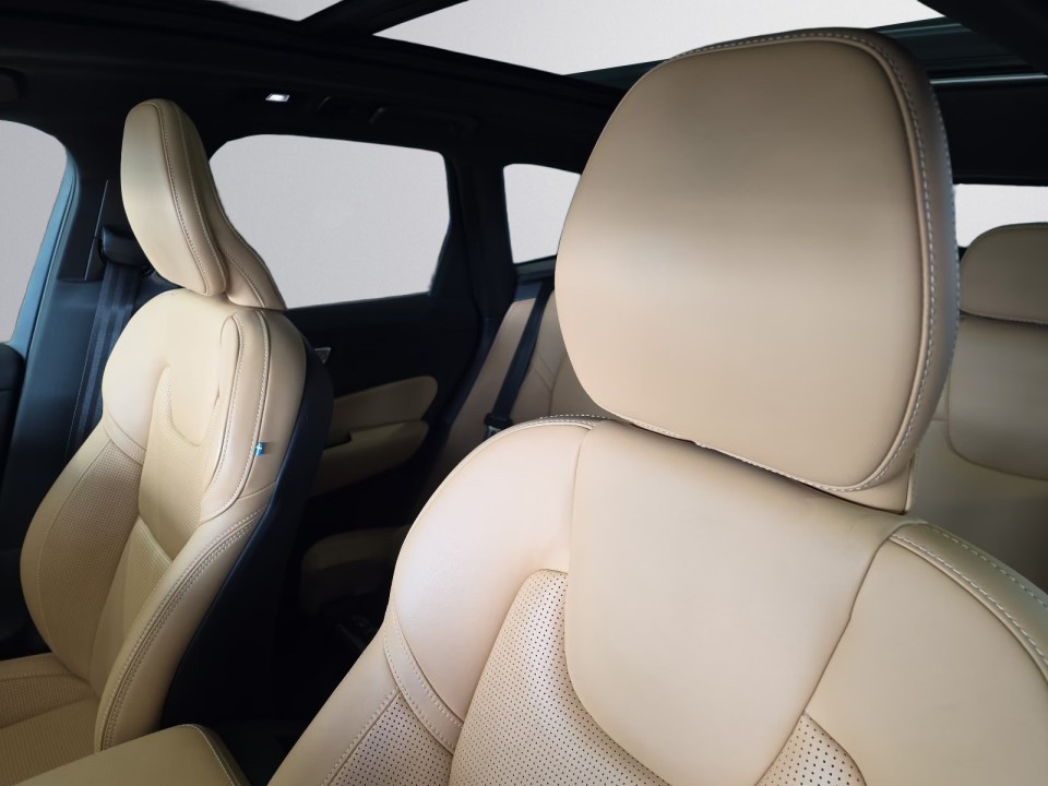 Volvo XC 60 T8 Recharge AWD Ultimate Bright - foto 27
