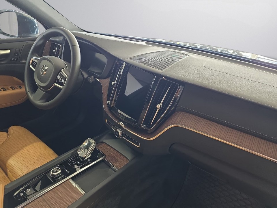 Volvo XC 60 T8 Recharge AWD Ultimate Bright - foto 13