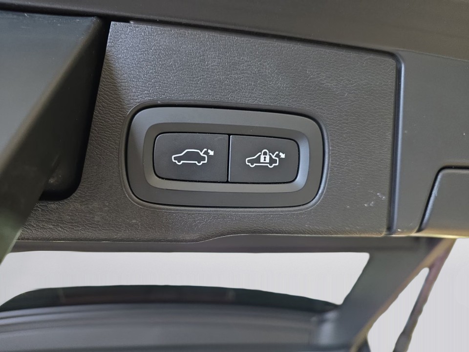 Volvo XC 60 T8 Recharge AWD Ultimate Bright - foto 31