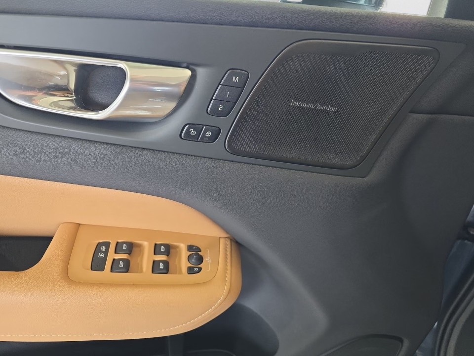 Volvo XC 60 T8 Recharge AWD Ultimate Bright - foto 30