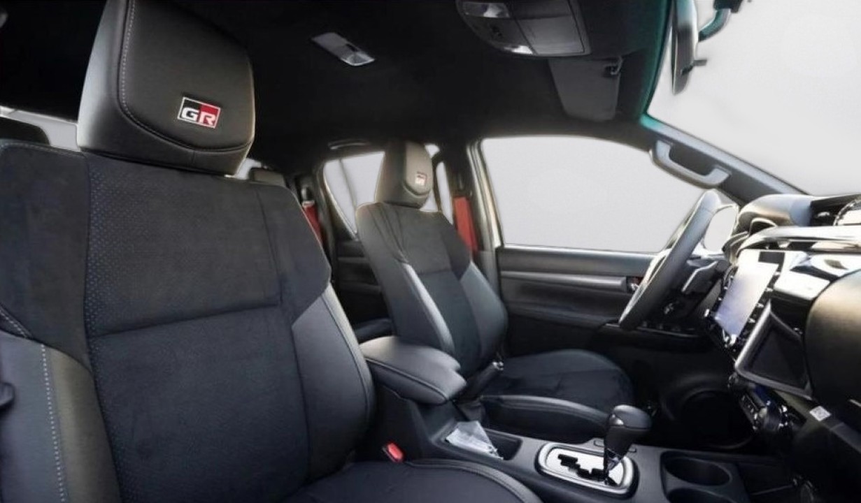 Toyota Hilux Double Cab 4.0 V6 GR Sport - foto 9