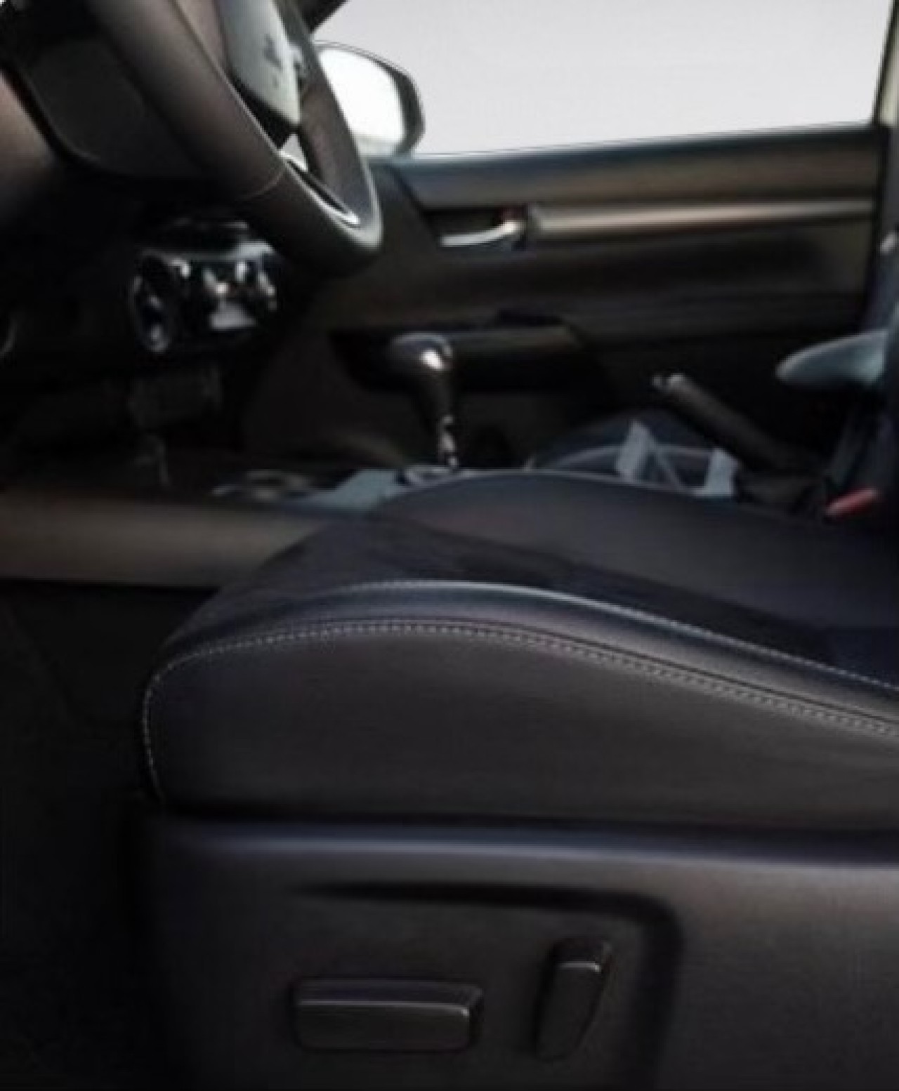 Toyota Hilux Double Cab 4.0 V6 GR Sport - foto 14