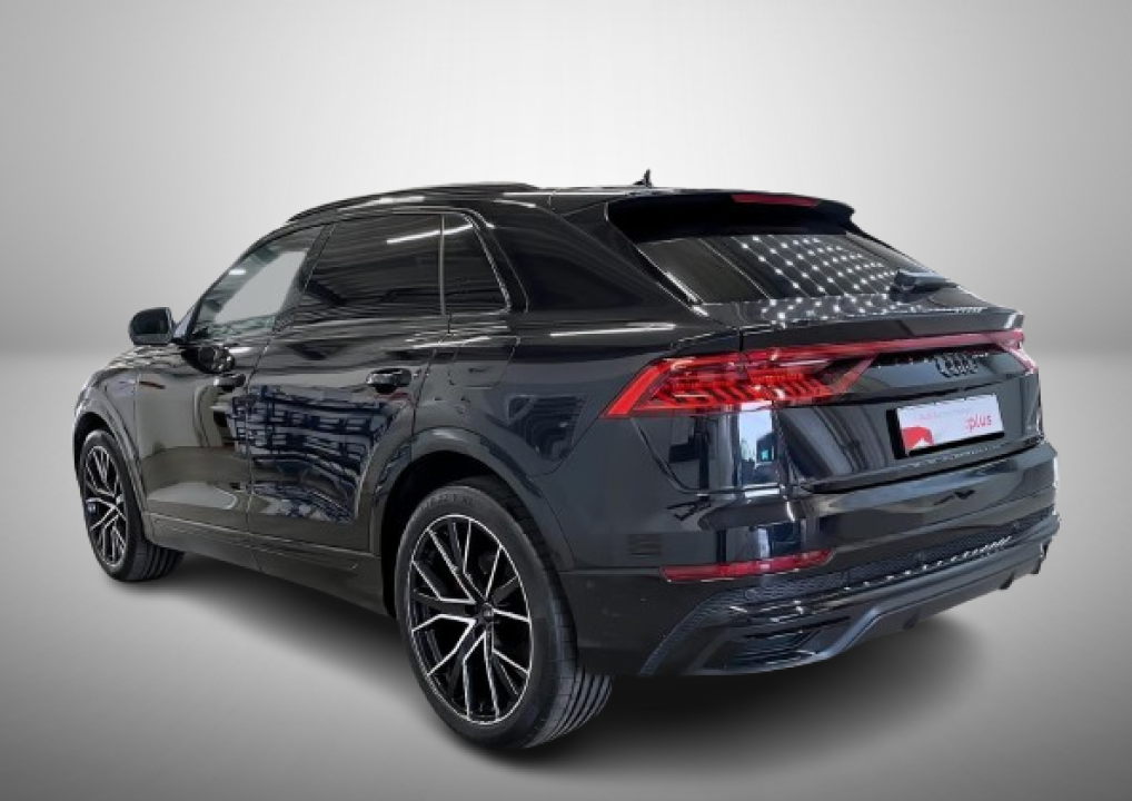 Audi Q8 55 TFSIe quattro tiptronic S-Line (2)