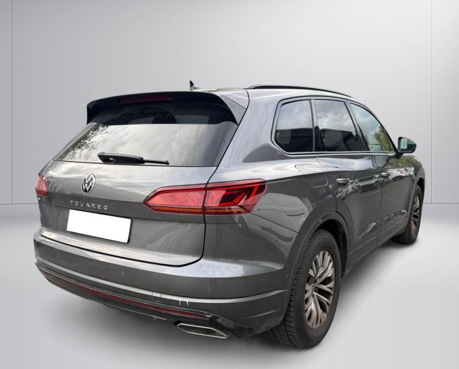 Volkswagen Touareg V6 TDI R-Line (2)