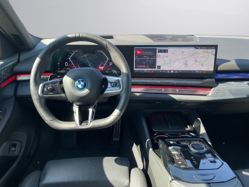 BMW Seria 5 550e xDrive M-Sport - foto 7