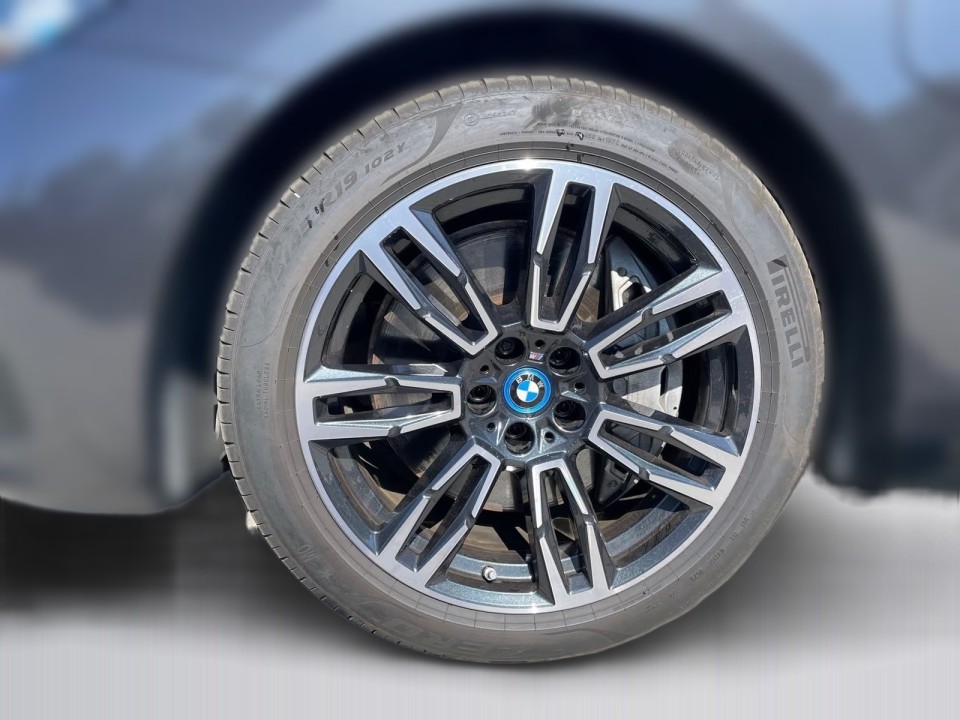 BMW Seria 5 550e xDrive M-Sport - foto 16