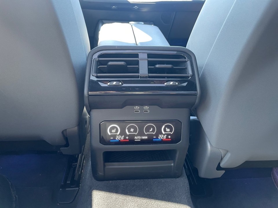 BMW Seria 5 550e xDrive M-Sport - foto 9