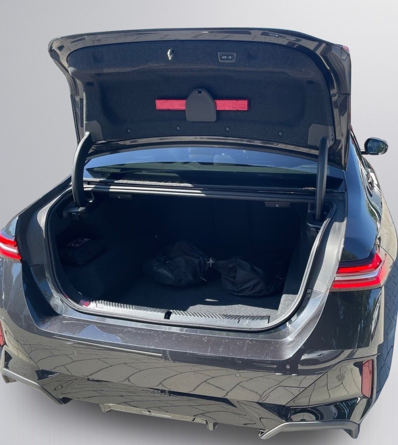 BMW Seria 5 550e xDrive M-Sport - foto 15