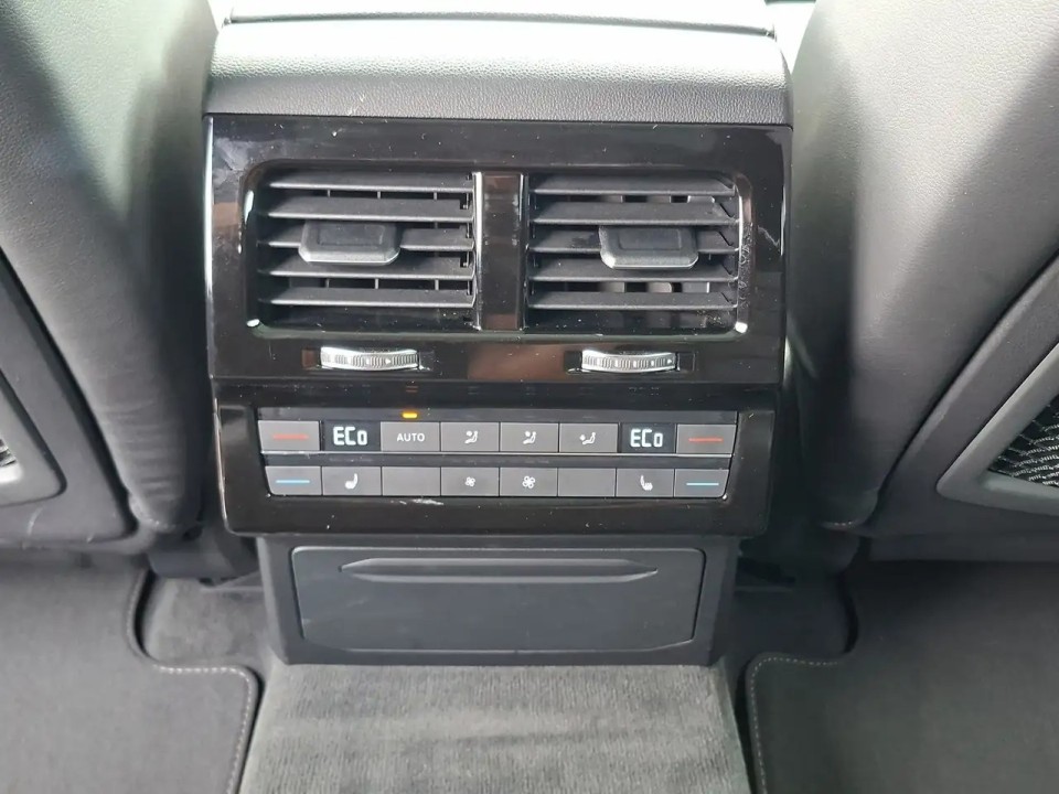 Volkswagen Touareg V6 TDI R-Line - foto 9