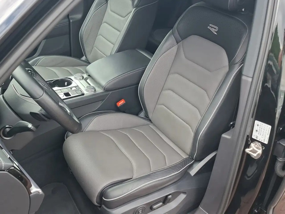 Volkswagen Touareg V6 TDI R-Line - foto 8