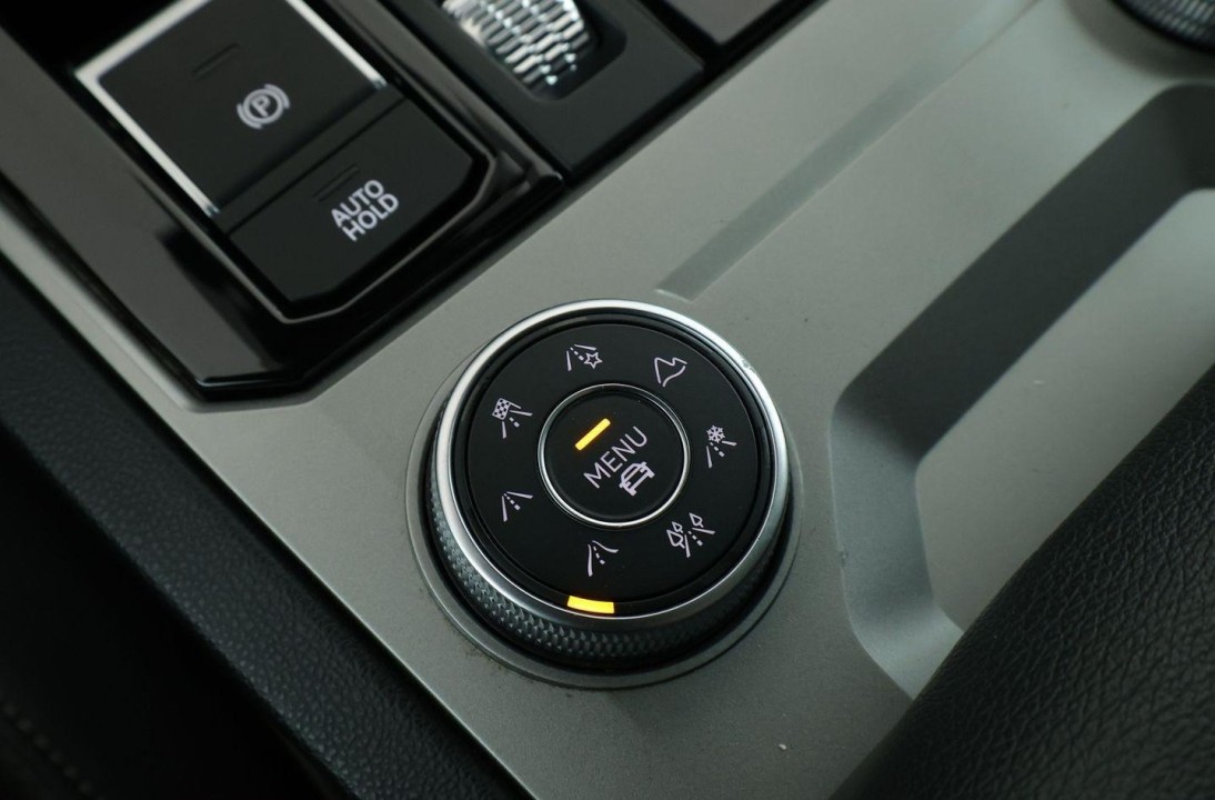 Volkswagen Touareg V6 TDI R-Line - foto 19